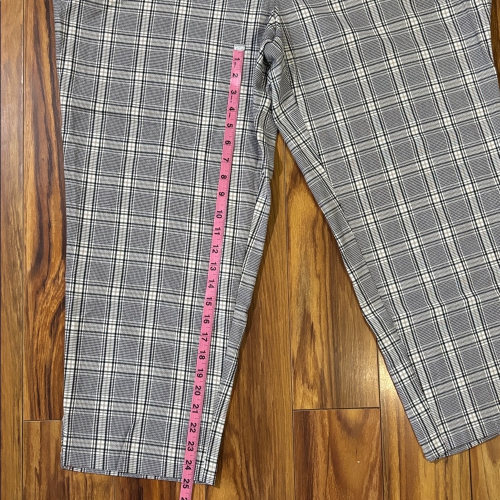 Ava & Viv cream plaid ankle pants, size 18, NWT. - Picture 10 of 13